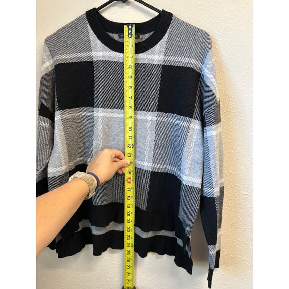 SAKS Fifth Avenue Black Gray Plaid Crew Neck High Low Box Sweater Size Medium - Picture 9 of 9